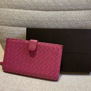 Bottega Venetia wallet